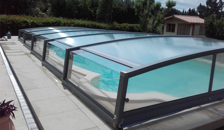 abri piscine a debordement