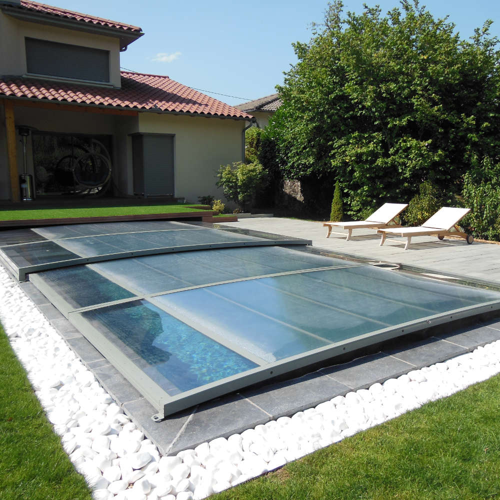 abri piscine a debordement