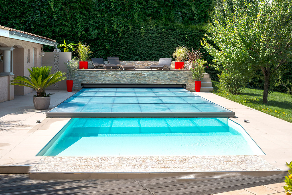 abri piscine bas motorise