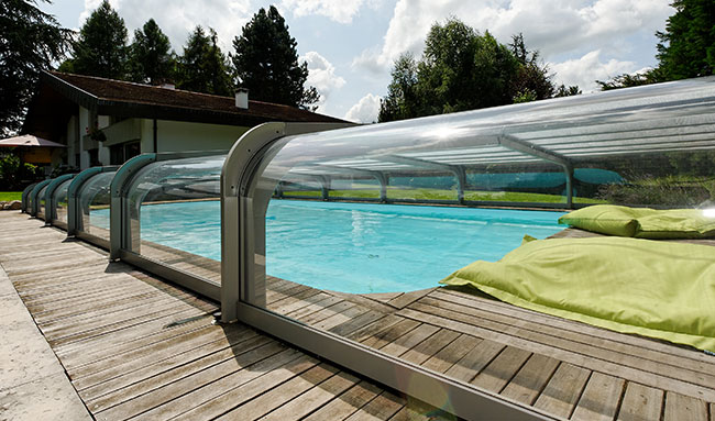 abri piscine gard