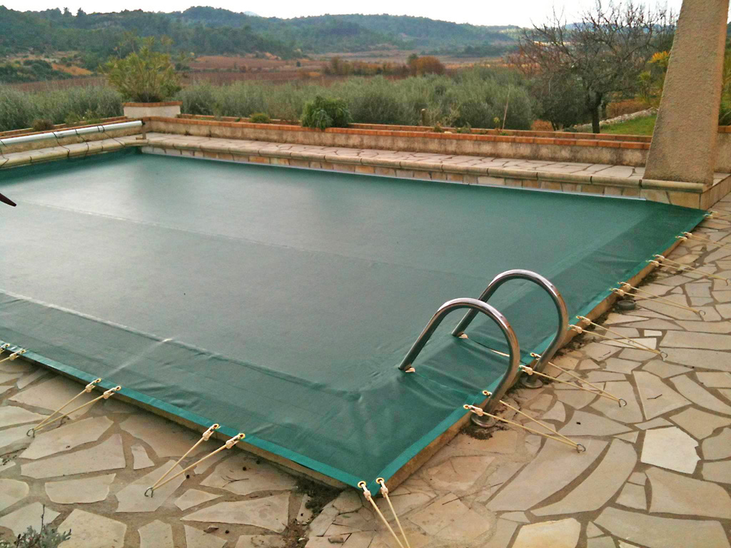 bache piscine ferrari