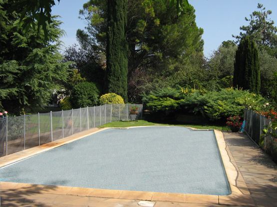 bache piscine ferrari