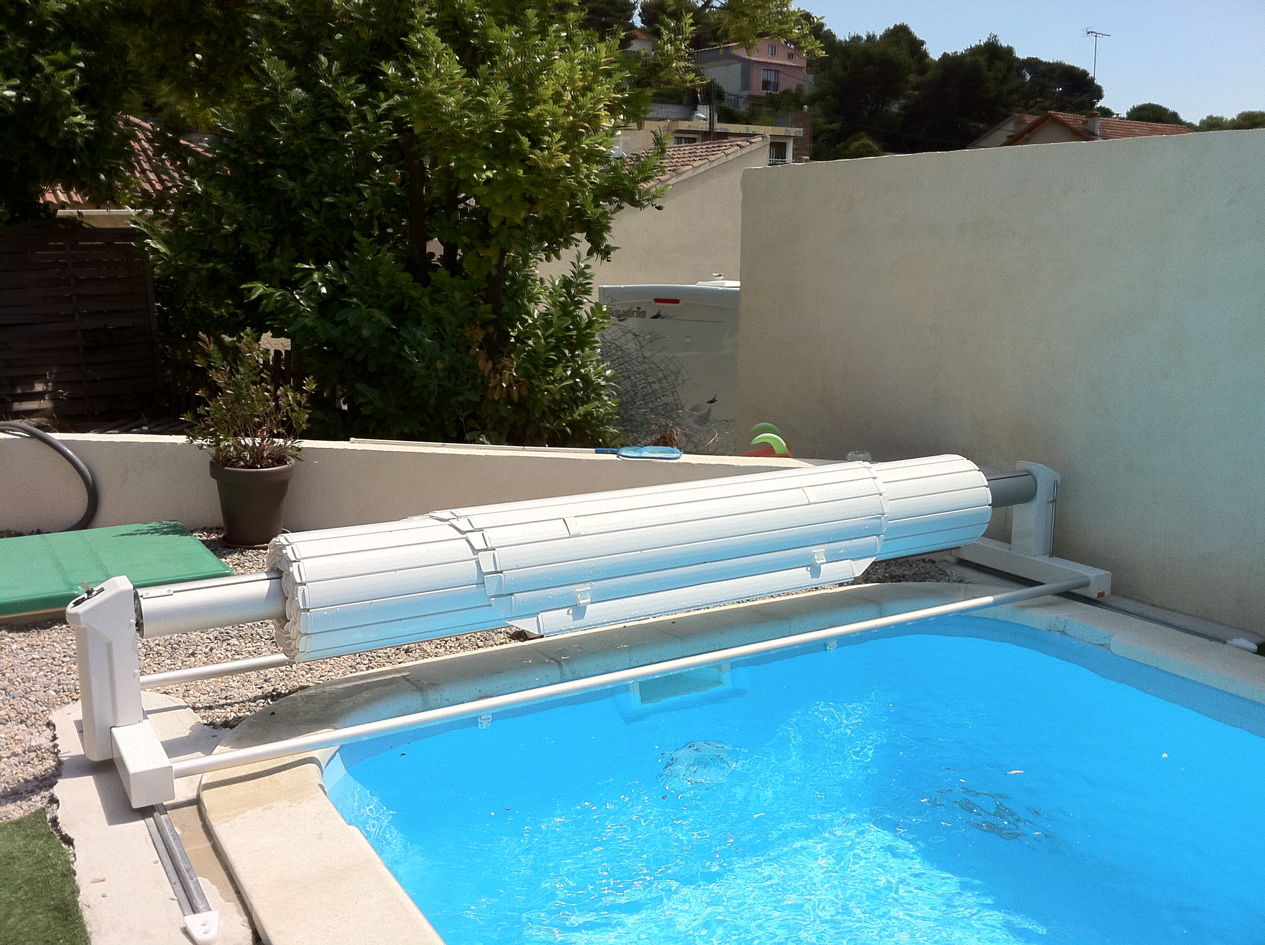 bache piscine marseille