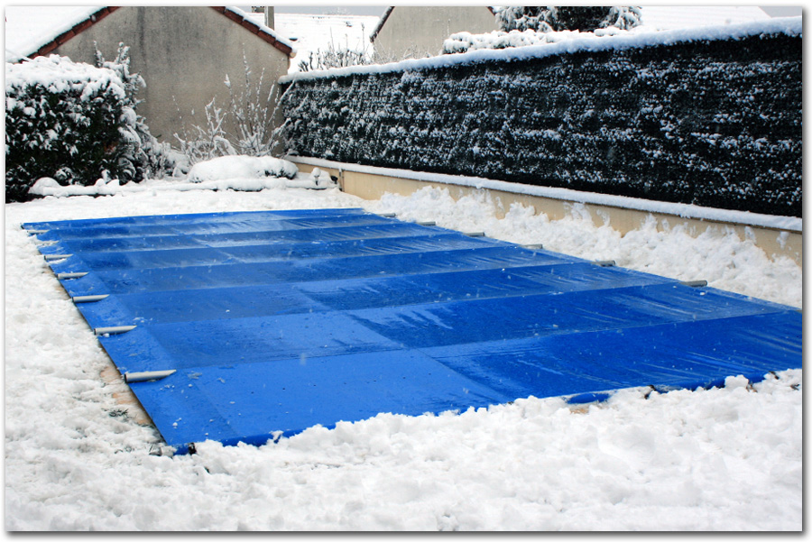 bache piscine neige