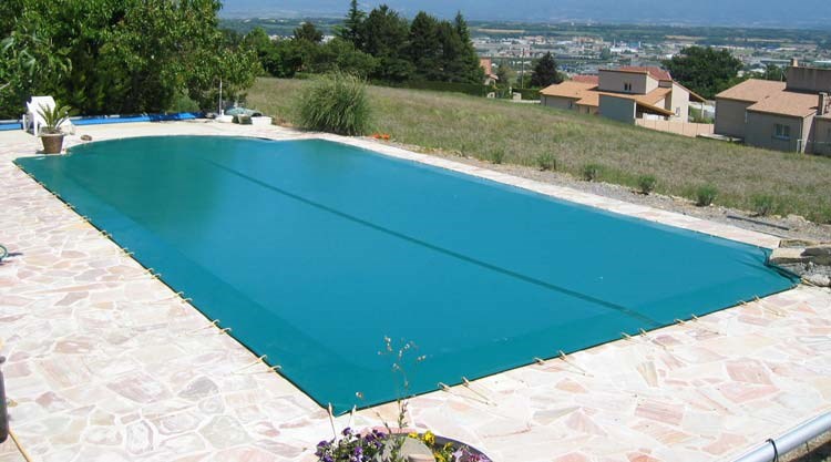 bache piscine vent
