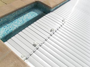 volet piscine avec escalier lateral