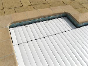 volet piscine avec escalier lateral