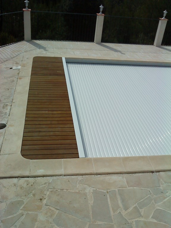 volet piscine caillebotis immerge