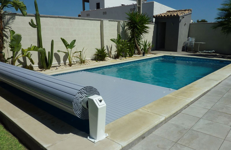 volet piscine gris